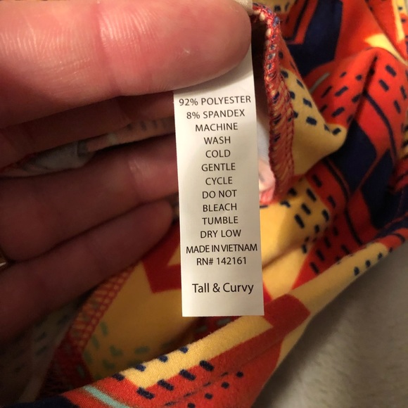 TC LULAROE LEGGINGS - Picture 3 of 3